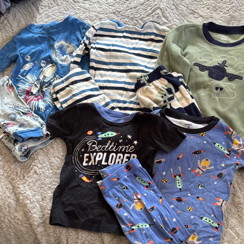 Carter’s 3T pajama set bundle -carter’s and member Mark brand